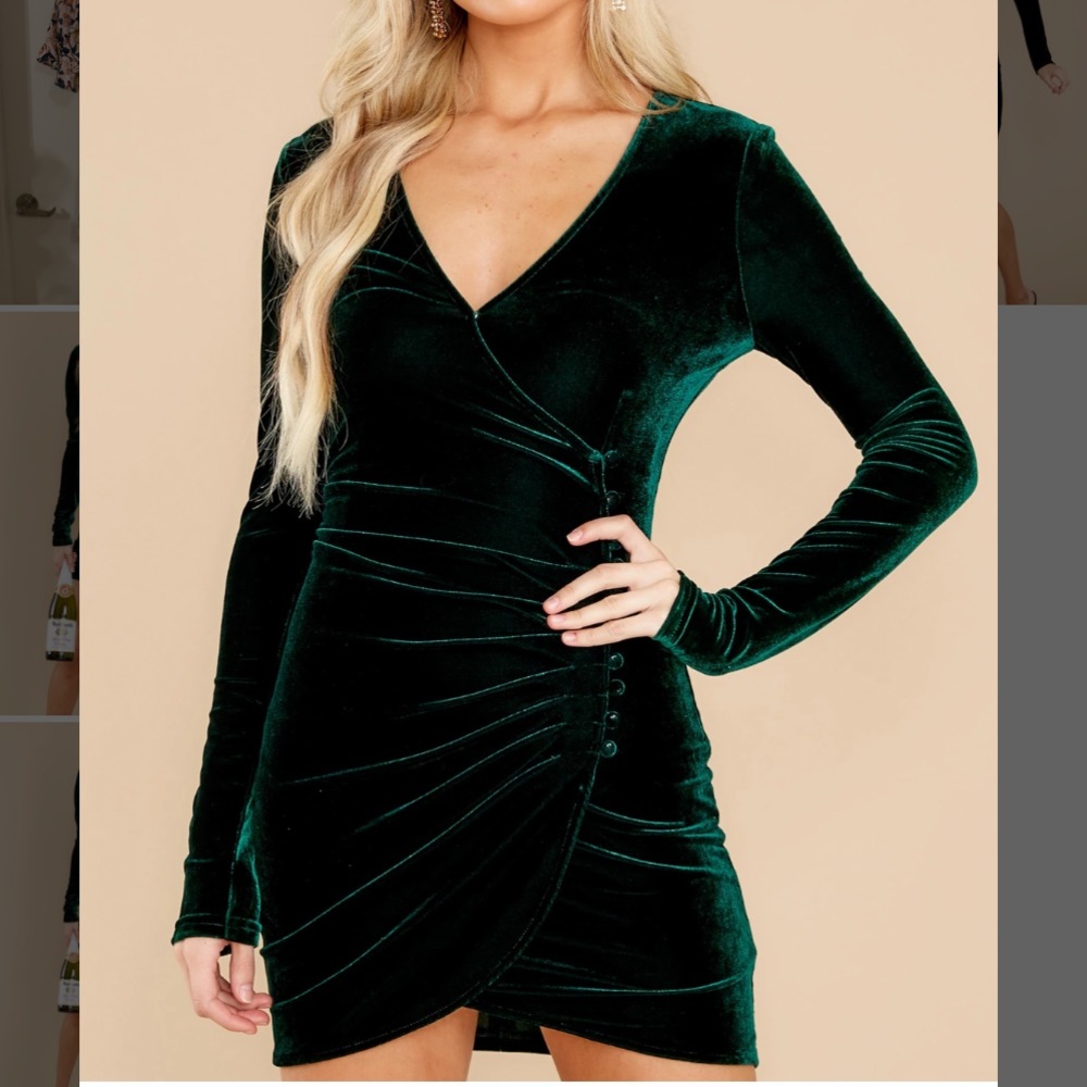 Green bodycon velvet dress